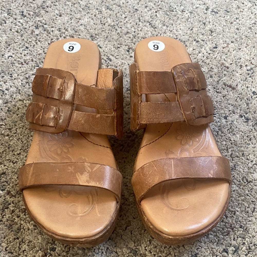 Born Women's Tan Leather Wedge Sandals Sz 9